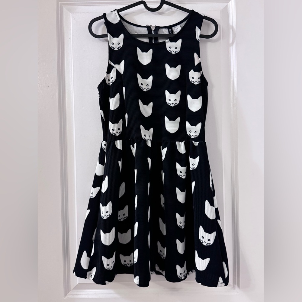 H&M Black and White Cat Print Dress